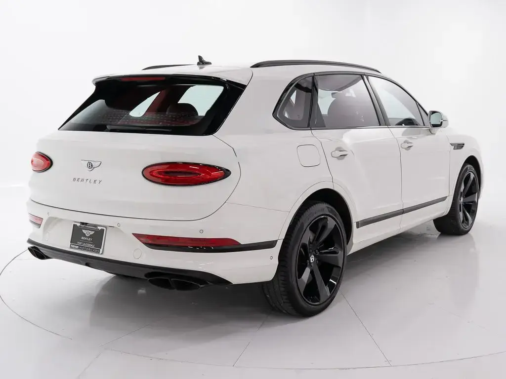 Image for 2023 Bentayga V8 at position 5