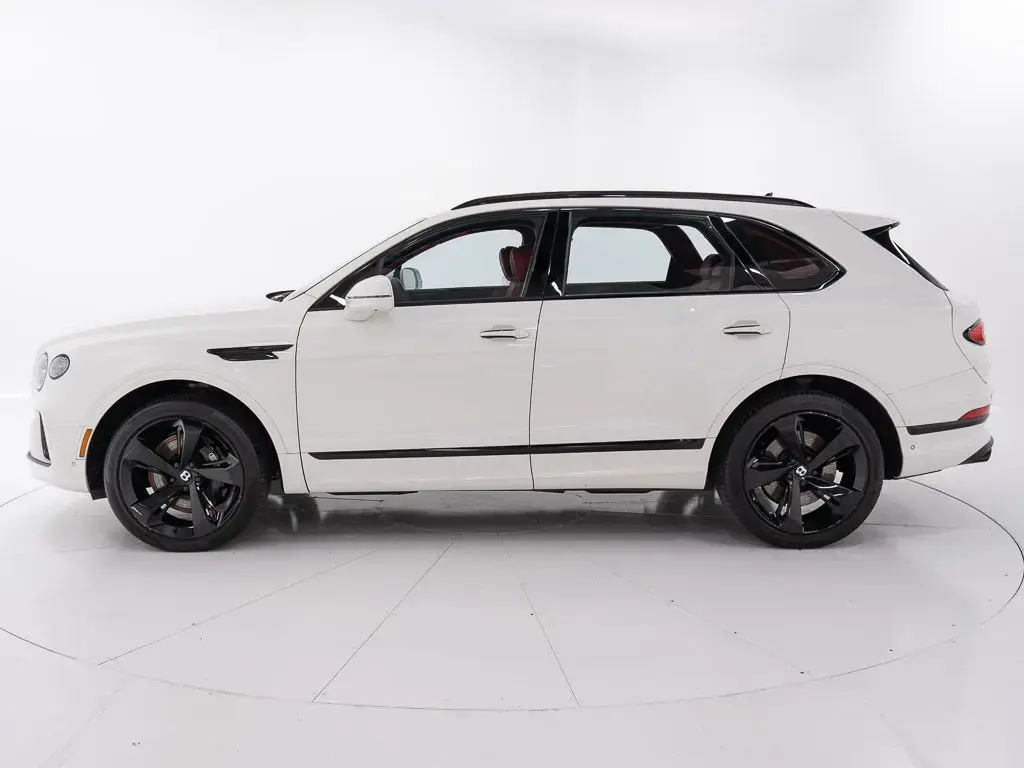 Image for 2023 Bentayga V8 at position 2