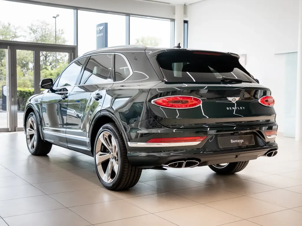 Image for 2025 Bentayga V8 at position 3