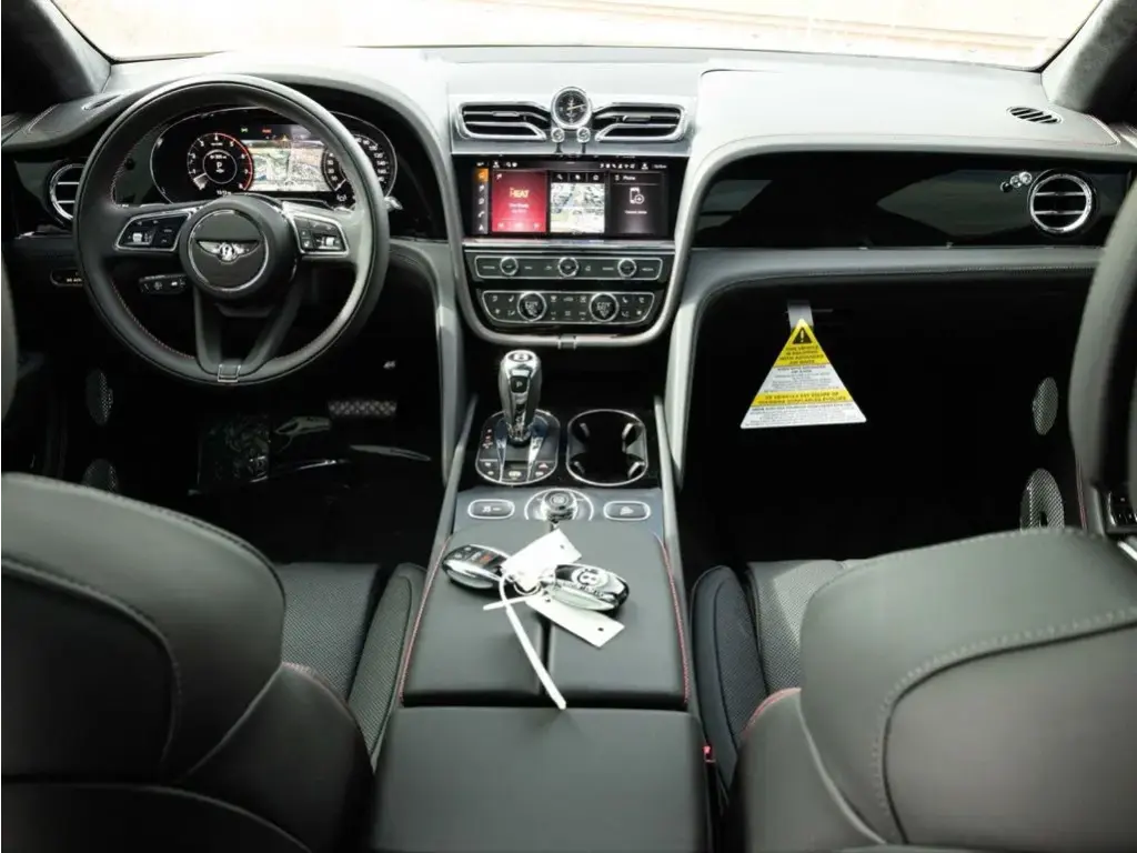 Image for 2025 Bentayga V8 at position 4