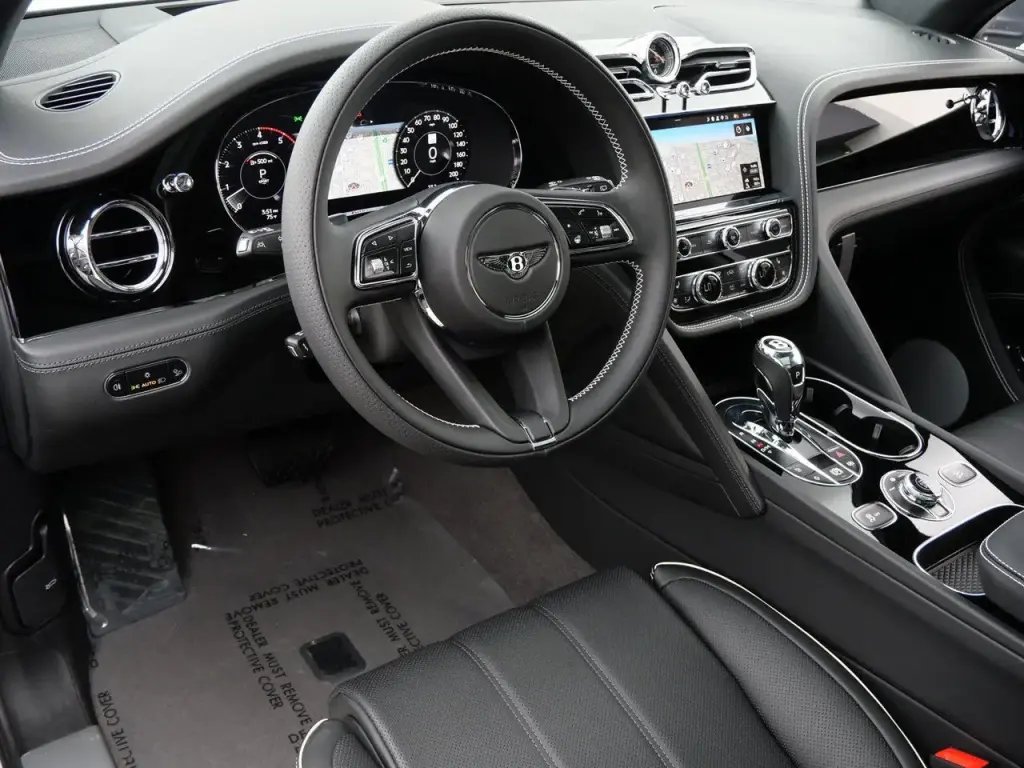 Image for 2025 Bentayga V8 at position 2