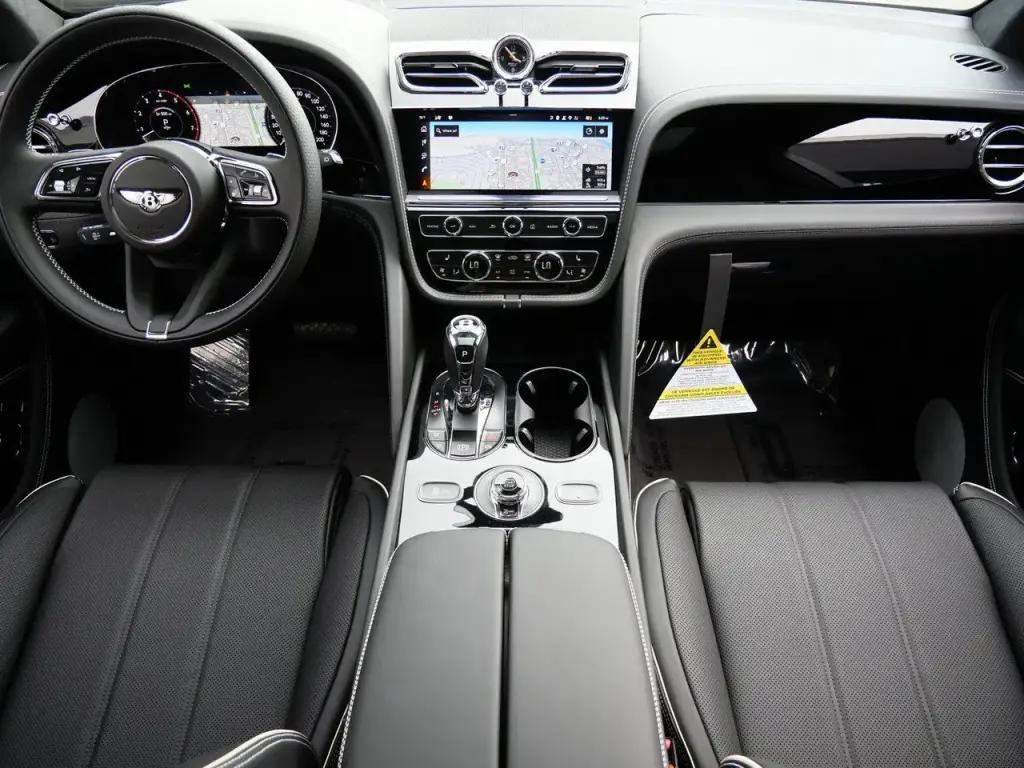 Image for 2025 Bentayga V8 at position 4