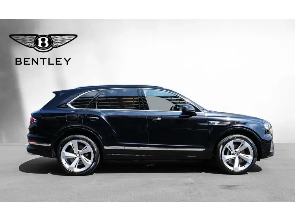 Image for 2026 Bentayga V8 at position 5
