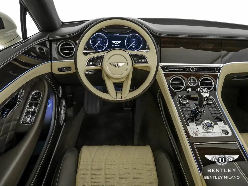 Image for 2024 Continental GTC Azure V8 at position 4