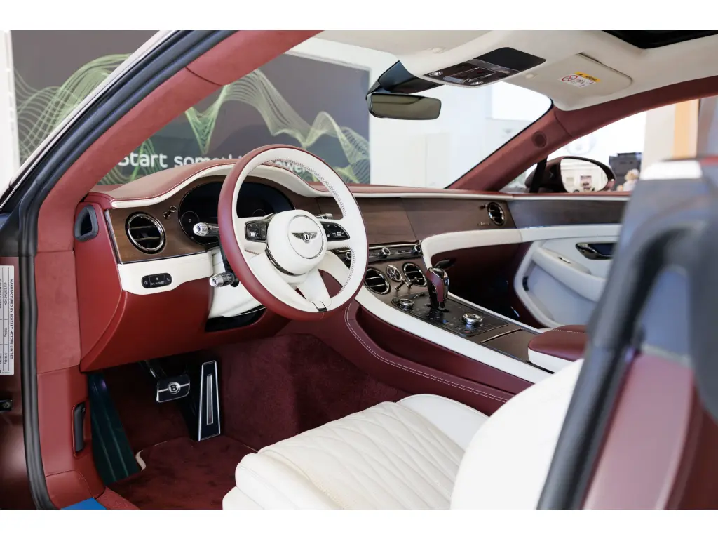 Image for 2026 Continental GT Azure V8 Hybrid at position 2