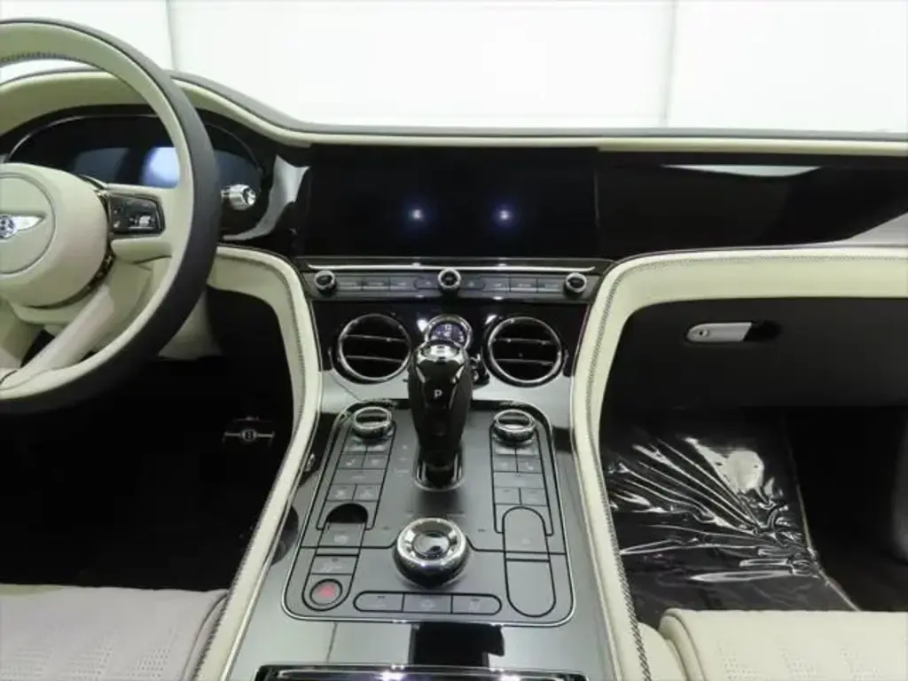 Image for 2026 Continental GT Azure V8 Hybrid at position 4