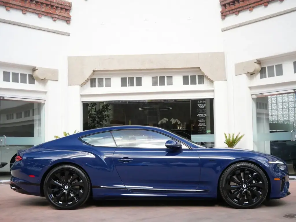 Image for 2026 Continental GT Azure V8 Hybrid at position 5
