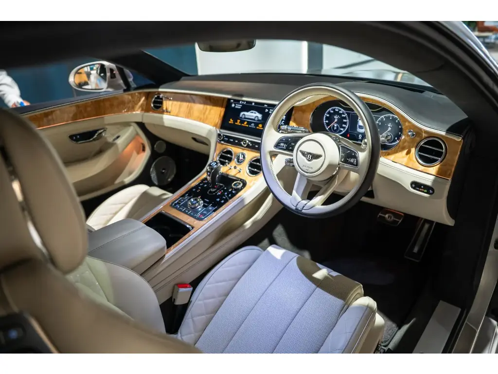 Image for 2023 Continental GT Azure V8 at position 4