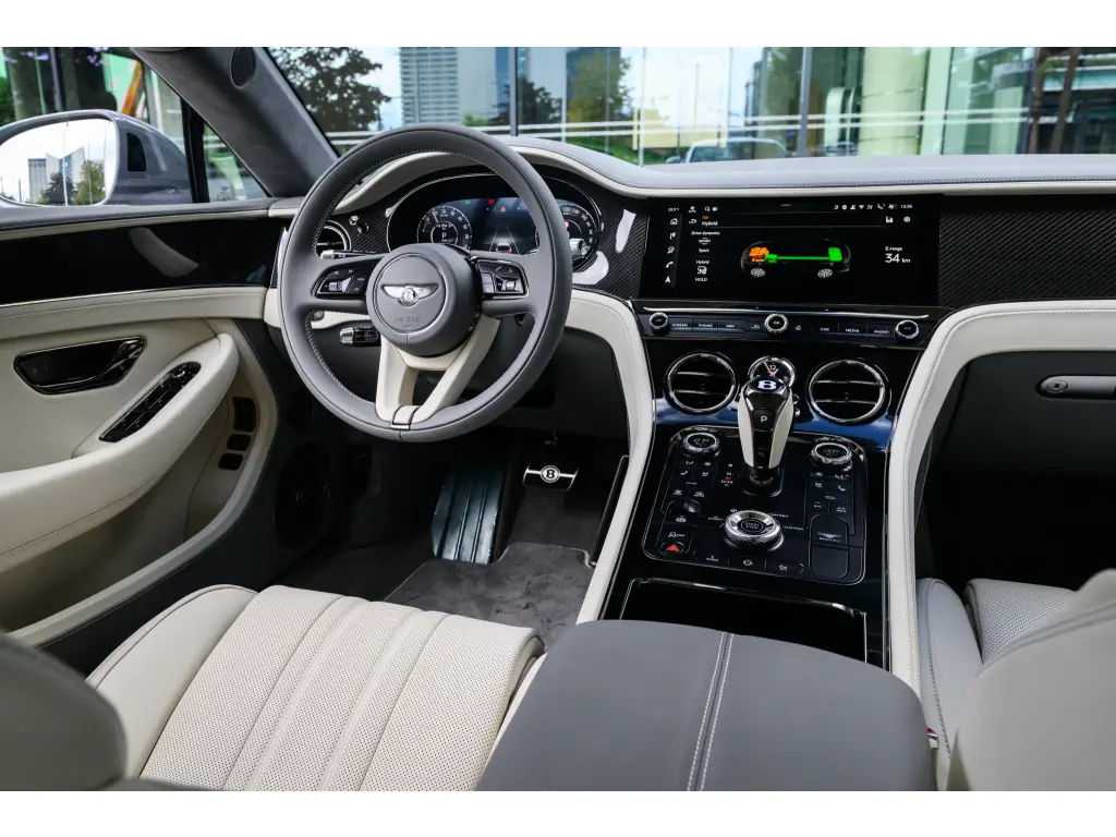 Image for 2025 Continental GT Black Edition V8 Hybrid at position 4