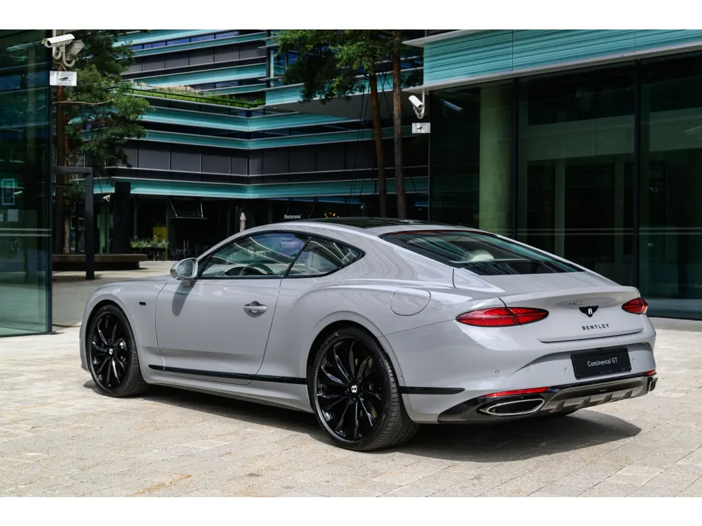 Image for 2025 Continental GT Black Edition V8 Hybrid at position 3