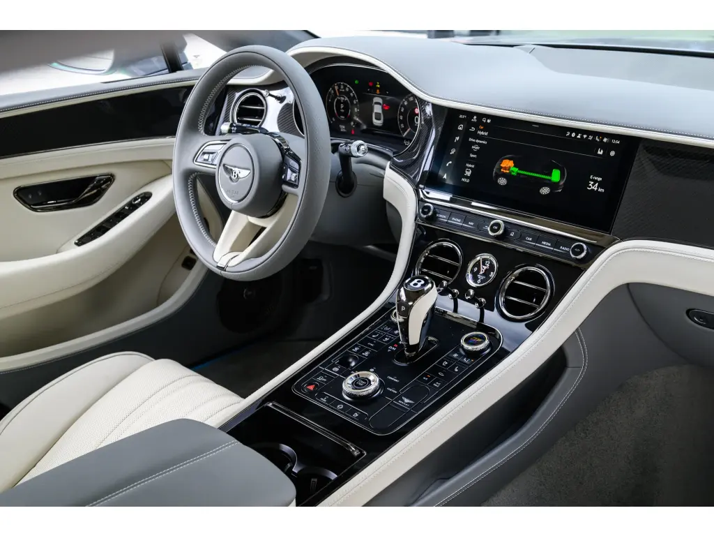 Image for 2025 Continental GT Black Edition V8 Hybrid at position 2