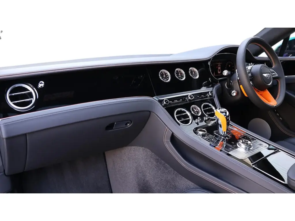 Image for 2025 Continental GT Black Edition V8 Hybrid at position 2
