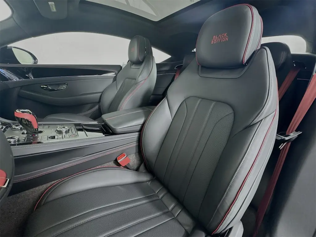 Image for 2025 Continental GT Black Edition V8 Hybrid at position 2