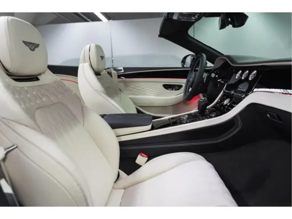 2026 Continental GT Convertible Azure V8 Hybrid vehicle image