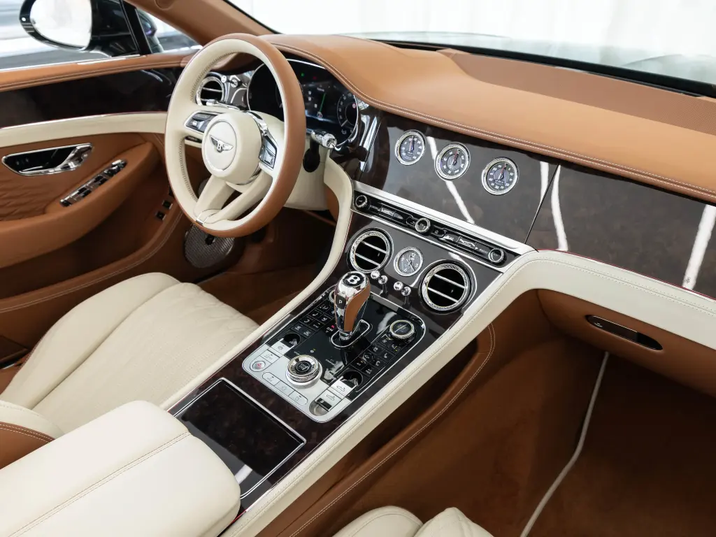 Image for 2026 Continental GT Convertible Azure V8 Hybrid at position 2