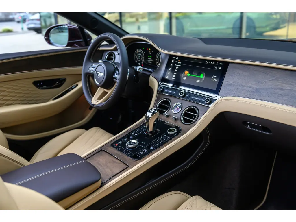 Image for 2026 Continental GT Convertible Azure V8 Hybrid at position 2