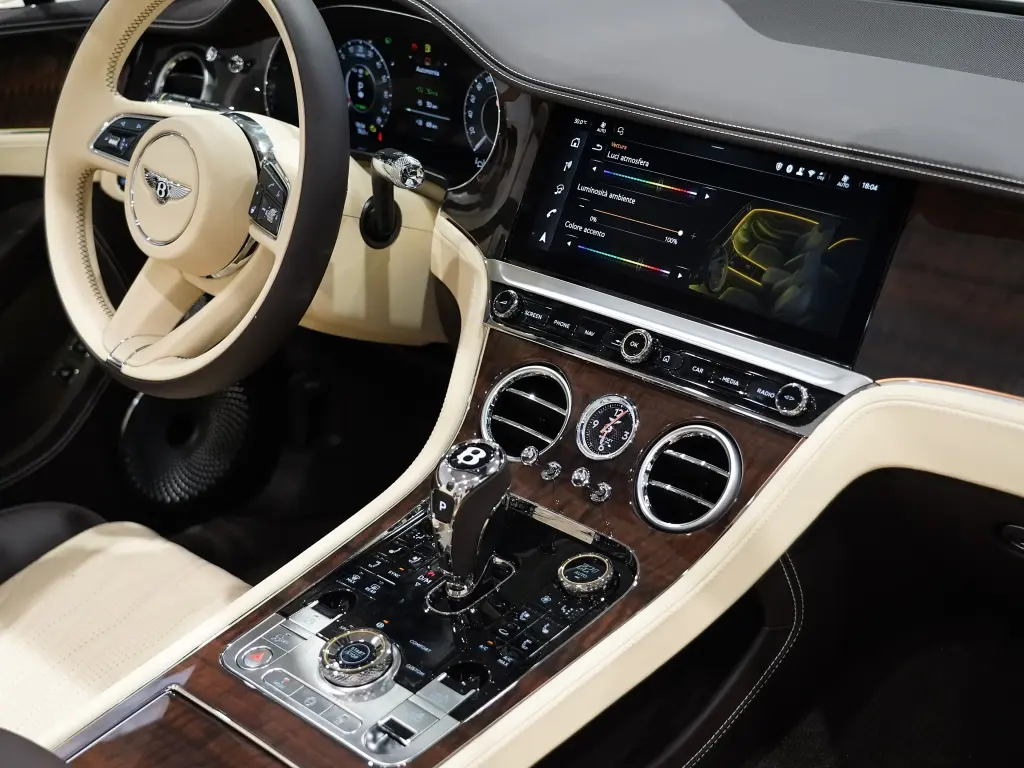 Image for 2026 Continental GT Convertible Azure V8 Hybrid at position 2