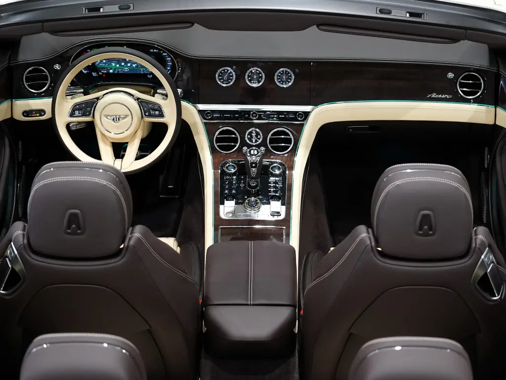 Image for 2026 Continental GT Convertible Azure V8 Hybrid at position 4