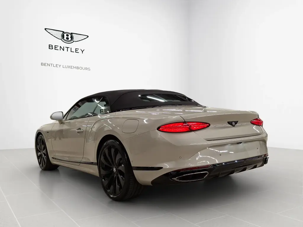 Image for 2026 Continental GT Convertible Azure V8 Hybrid at position 3