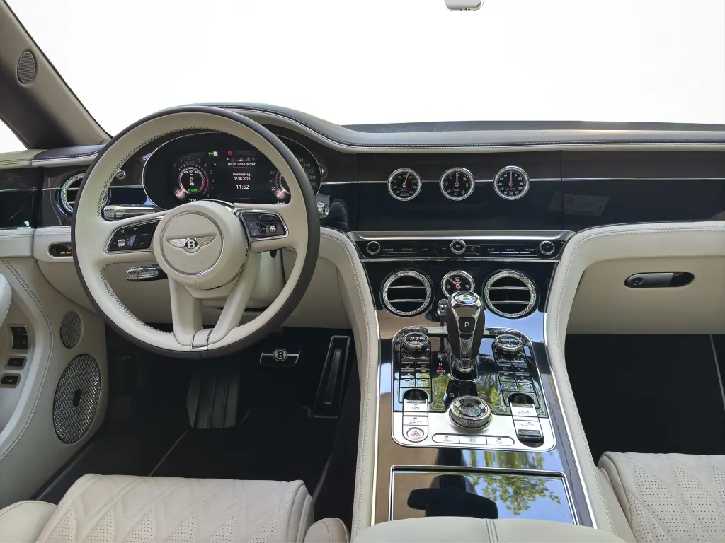 Image for 2026 Continental GT Convertible Azure V8 Hybrid at position 4