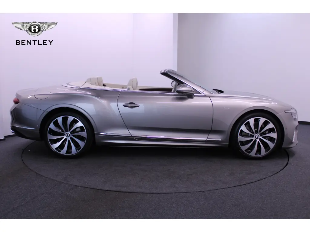 Image for 2026 Continental GT Convertible Azure V8 Hybrid at position 5