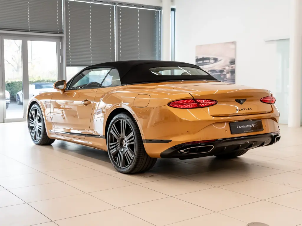 Image for 2026 Continental GT Convertible Azure V8 Hybrid at position 3
