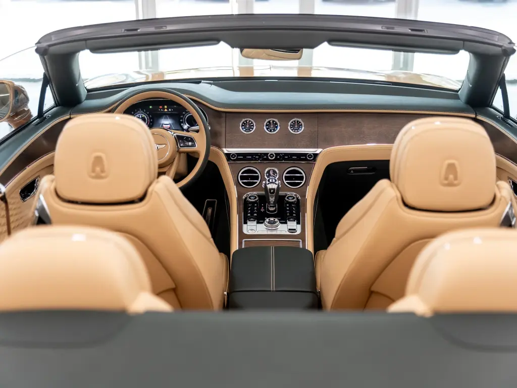 Image for 2026 Continental GT Convertible Azure V8 Hybrid at position 4