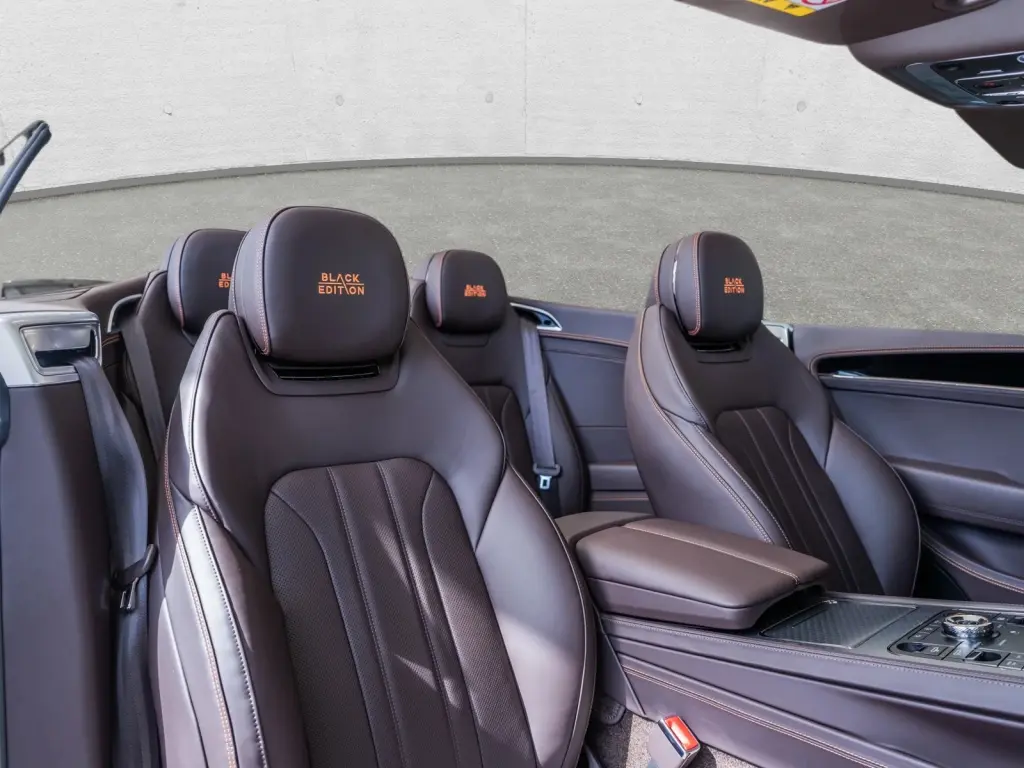 Image for 2025 Continental GT Convertible Black Edition V8 Hybrid at position 2