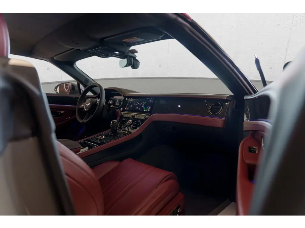 Image for 2025 Continental GT Convertible Black Edition V8 Hybrid at position 4