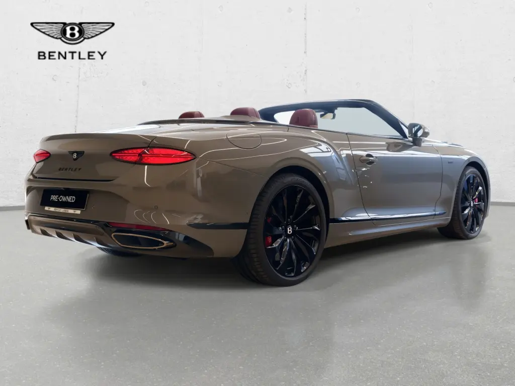 Image for 2025 Continental GT Convertible Black Edition V8 Hybrid at position 5