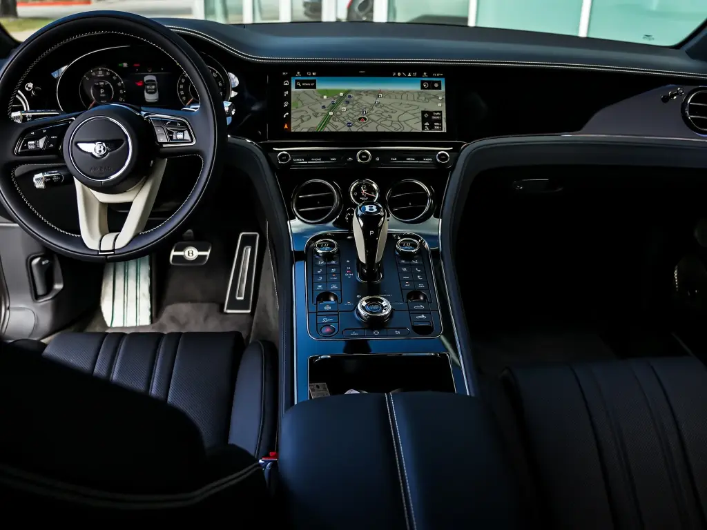 Image for 2025 Continental GT Convertible Black Edition V8 Hybrid at position 4