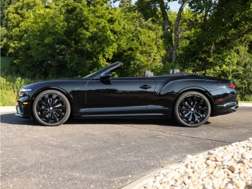 Image for 2025 Continental GT Convertible Black Edition V8 Hybrid at position 5