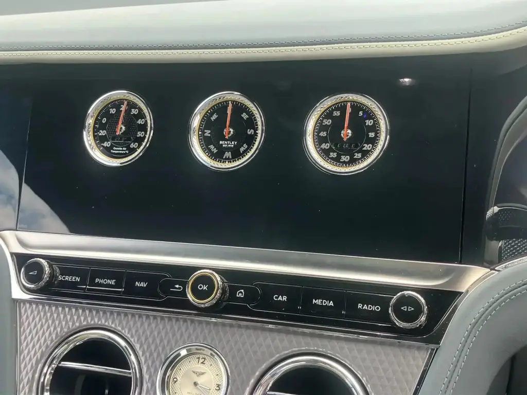 Image for 2025 Continental GT Convertible Mulliner V8 Hybrid at position 4