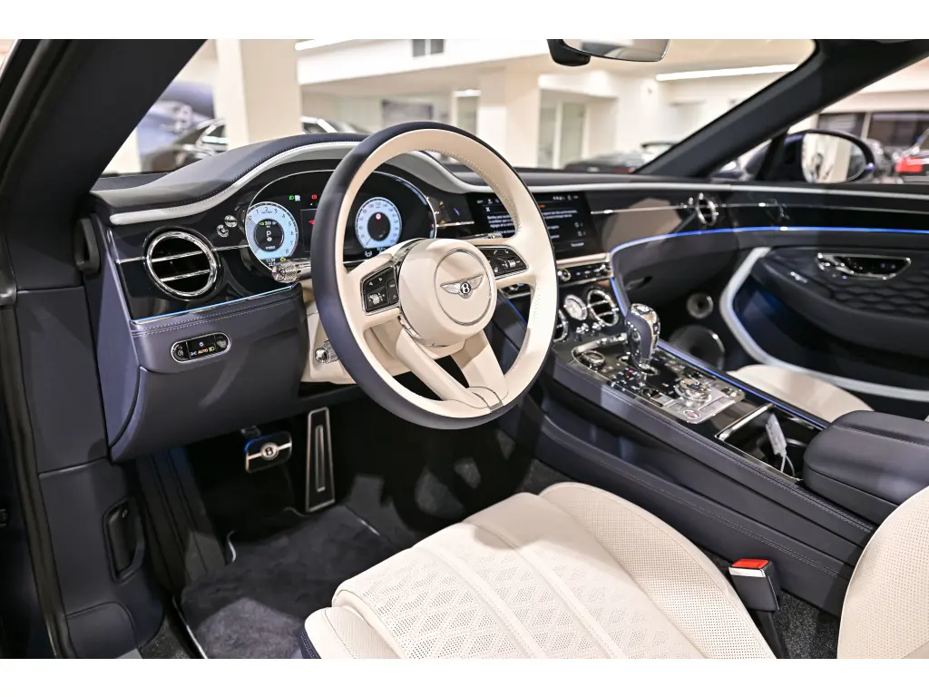 Image for 2026 Continental GT Convertible Mulliner V8 Hybrid at position 2