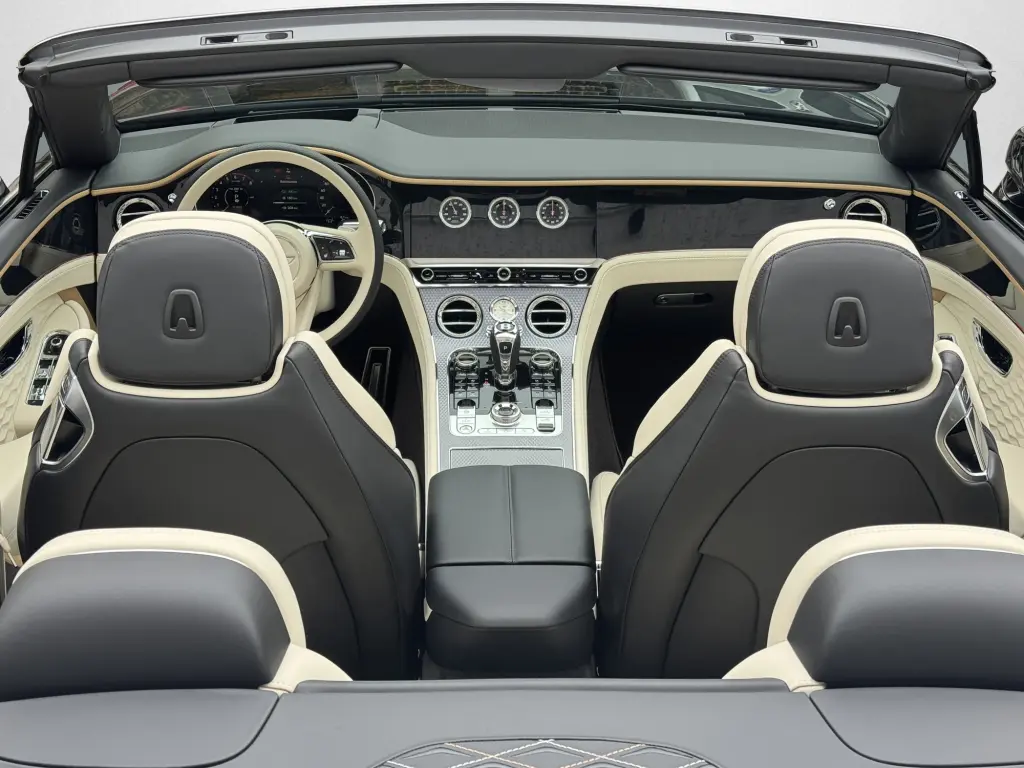 Image for 2026 Continental GT Convertible Mulliner V8 Hybrid at position 4