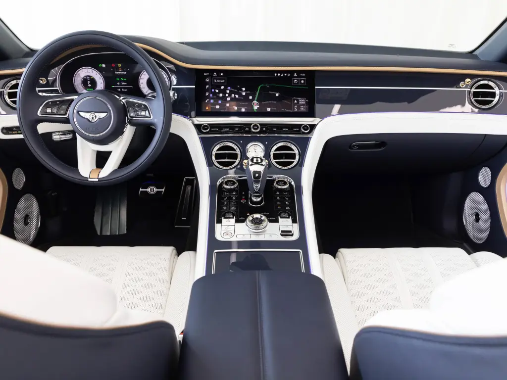 Image for 2026 Continental GT Convertible Mulliner V8 Hybrid at position 4