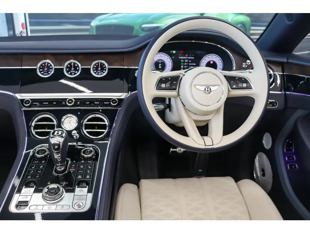 Image for 2026 Continental GT Convertible Mulliner V8 Hybrid at position 4