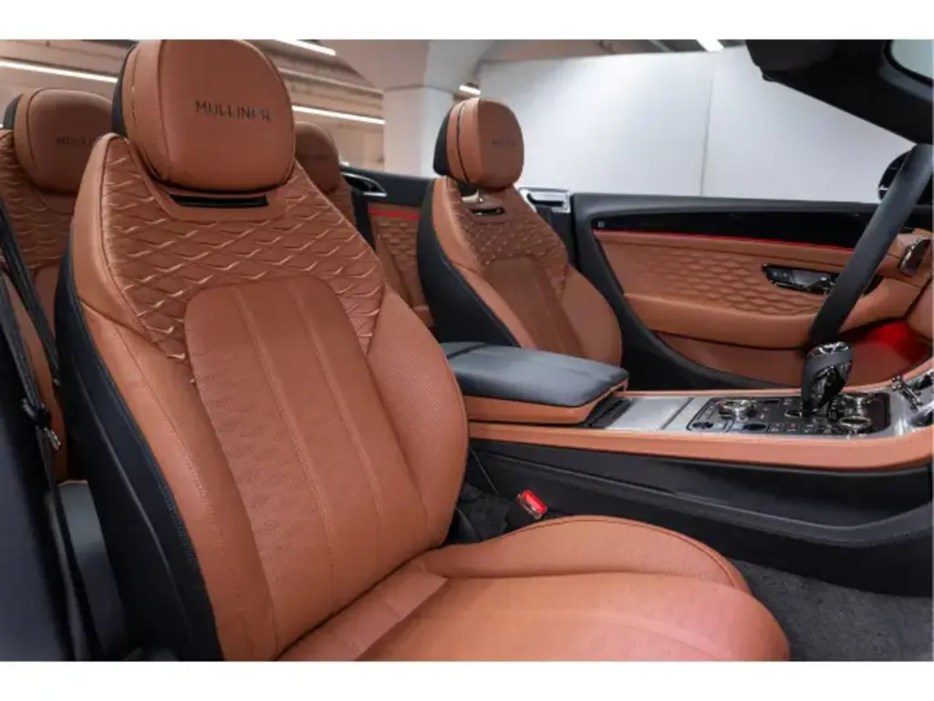 2026 Continental GT Convertible Mulliner V8 Hybrid vehicle image