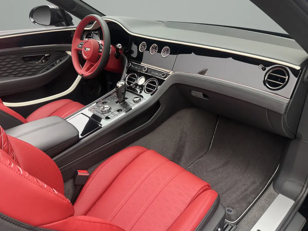 Image for 2026 Continental GT Convertible Mulliner V8 Hybrid at position 2