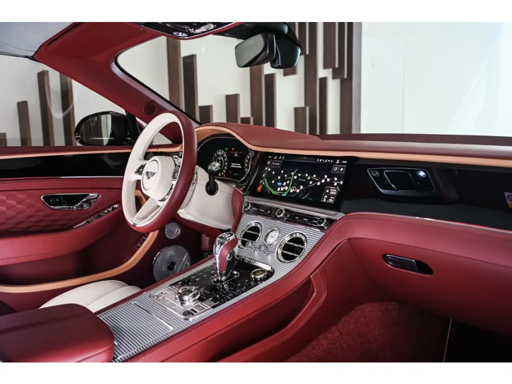 Image for 2026 Continental GT Convertible Mulliner V8 Hybrid at position 2