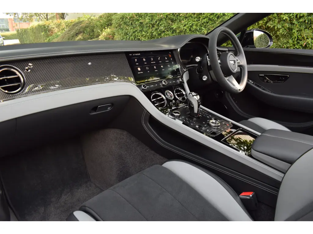 Image for 2026 Continental GT Convertible S V8 Hybrid at position 2