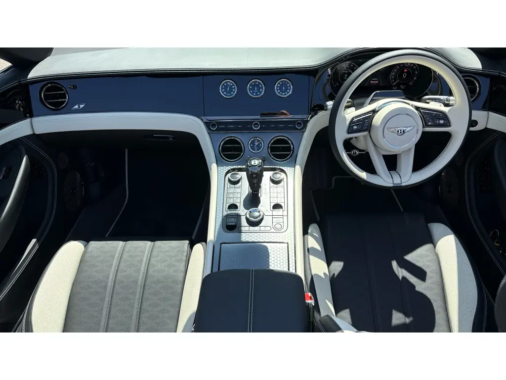 Image for 2026 Continental GT Convertible S V8 Hybrid at position 4
