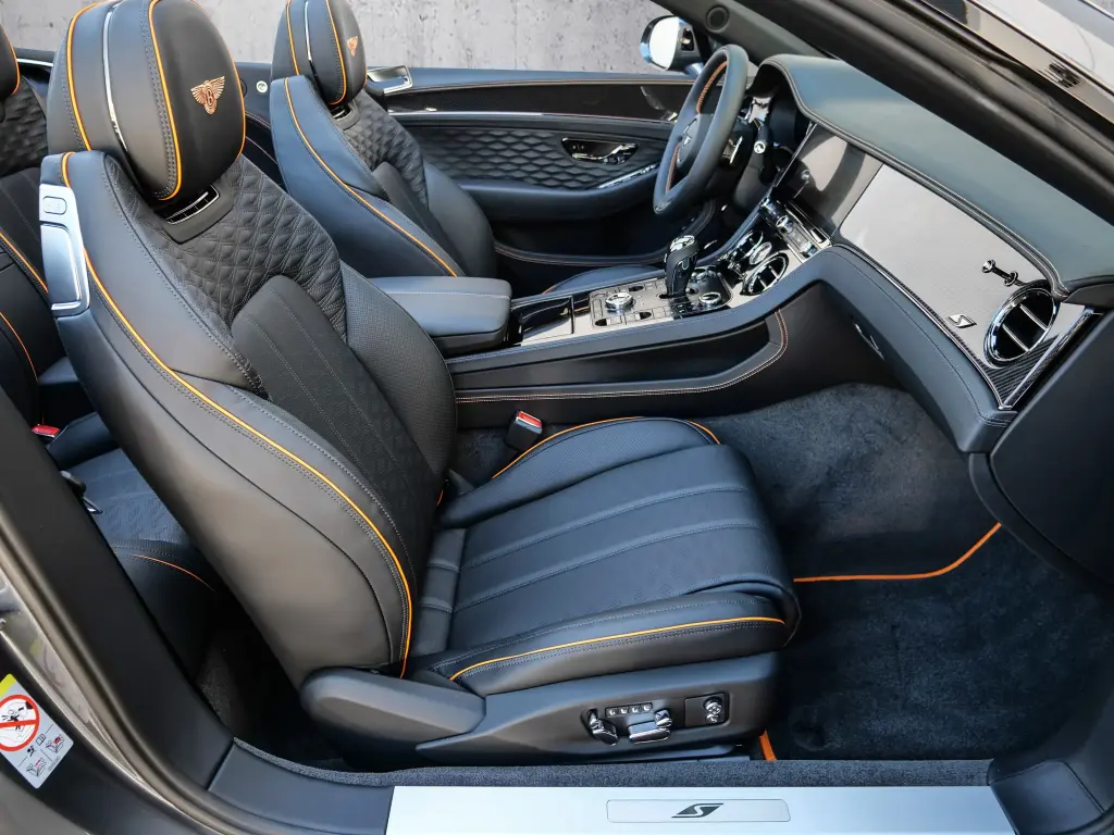 Image for 2026 Continental GT Convertible S V8 Hybrid at position 2