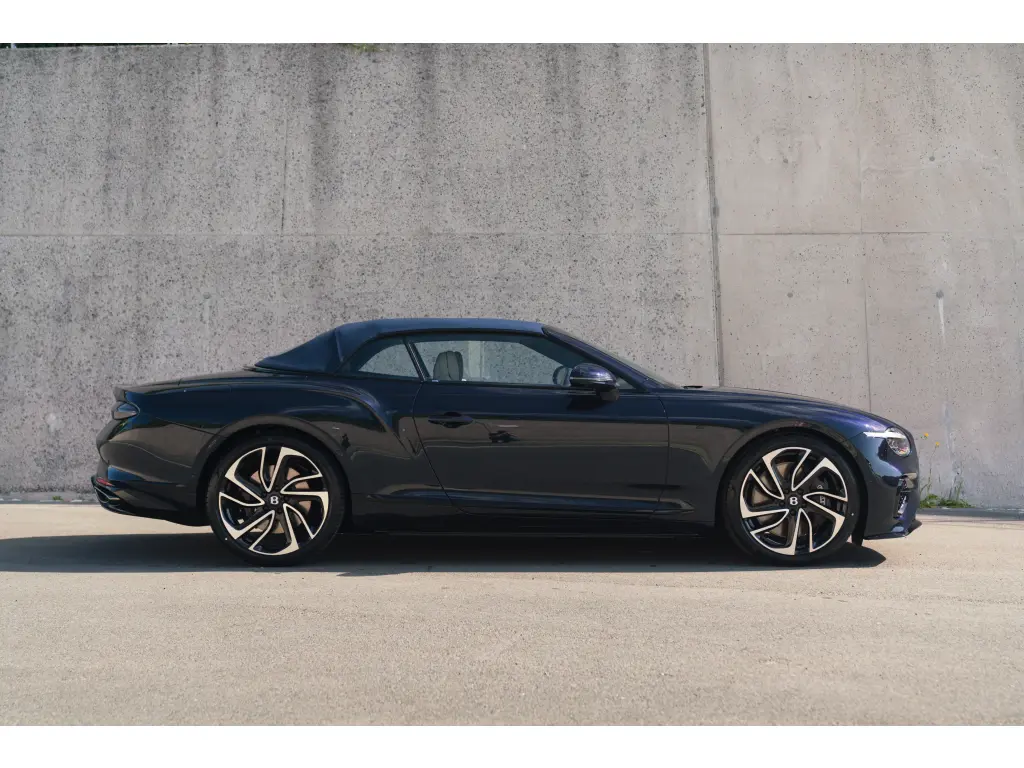Image for 2026 Continental GT Convertible S V8 Hybrid at position 5