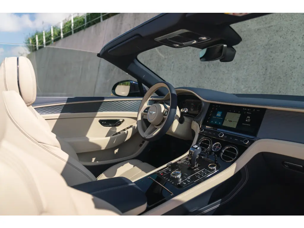 Image for 2026 Continental GT Convertible S V8 Hybrid at position 2
