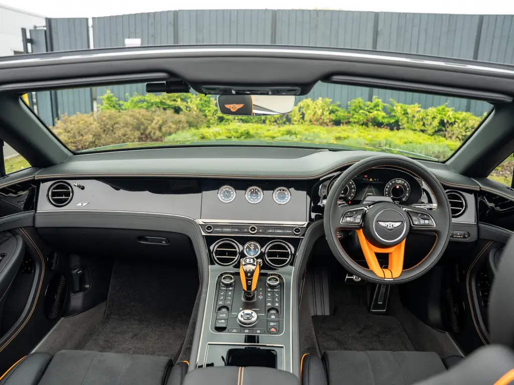 Image for 2026 Continental GT Convertible S V8 Hybrid at position 4