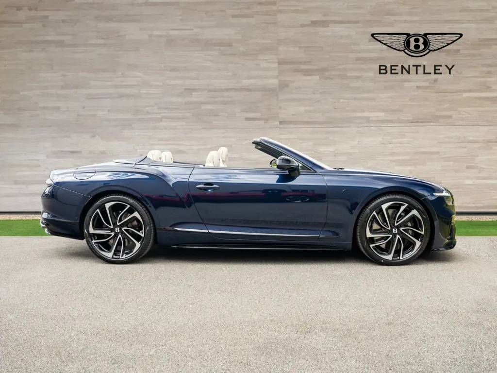 Image for 2026 Continental GT Convertible S V8 Hybrid at position 5