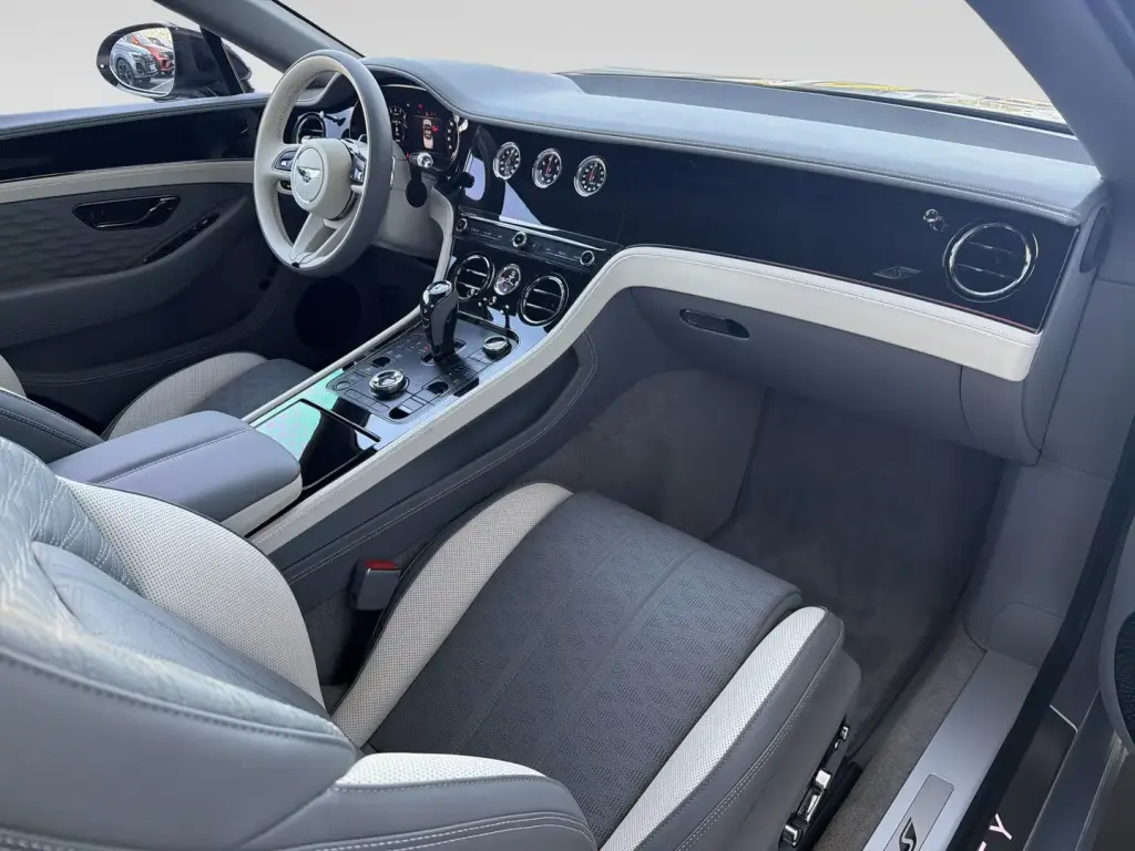 Image for 2026 Continental GT Convertible S V8 Hybrid at position 2
