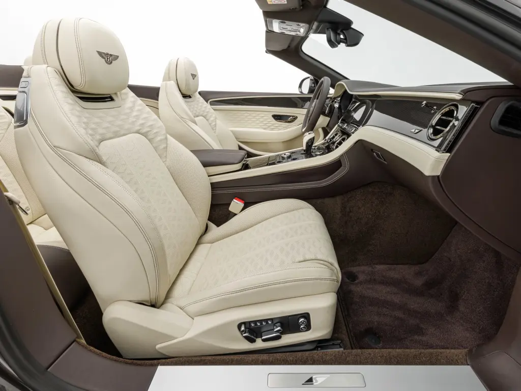 Image for 2026 Continental GT Convertible S V8 Hybrid at position 2