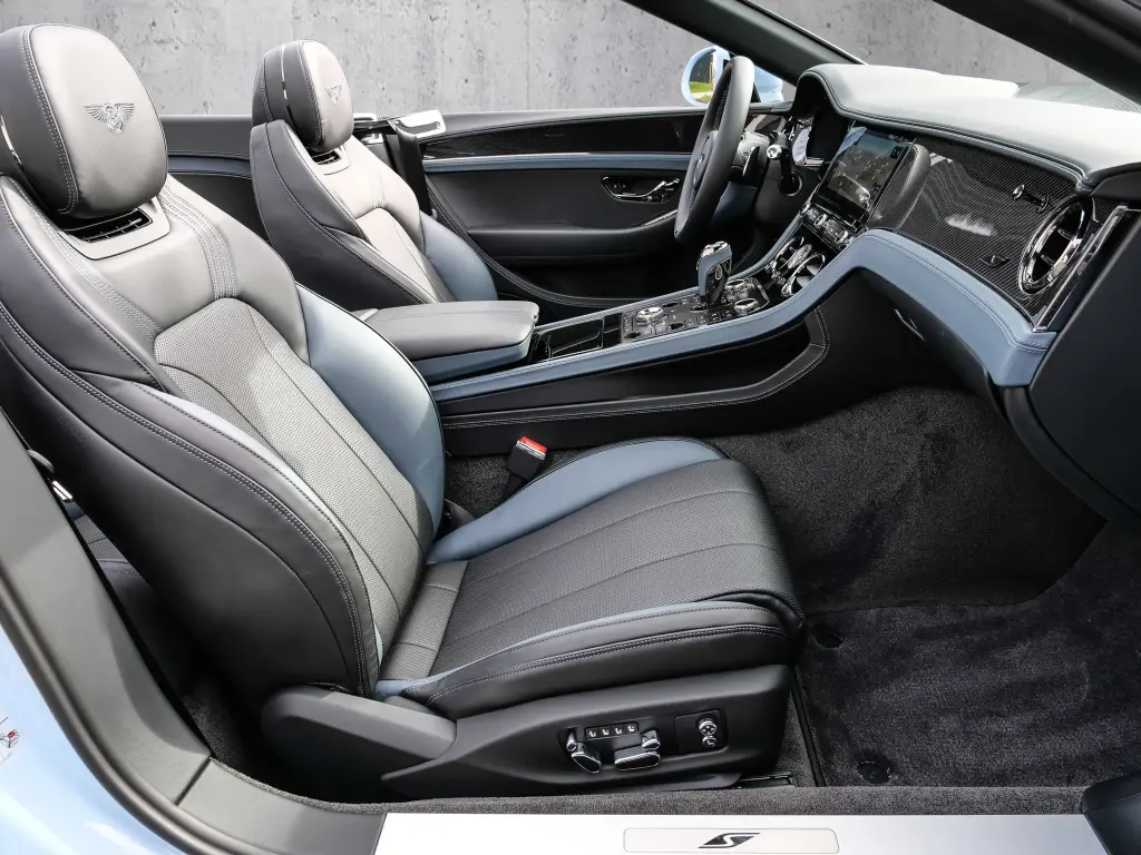 Image for 2026 Continental GT Convertible S V8 Hybrid at position 2